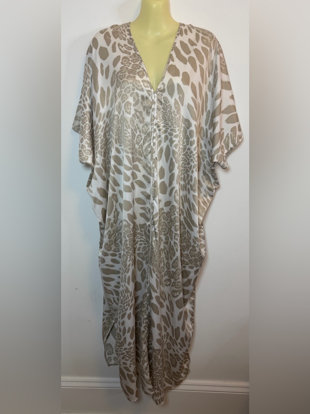 Natori Neutral Animal Print Kaftan Muumuu Dress - Beige/White